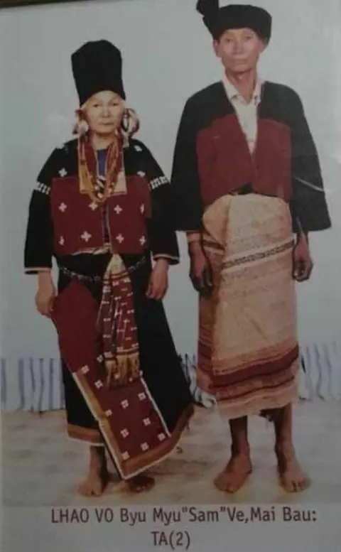 Lhaovo traditional dress 2