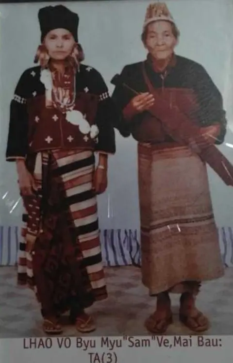 Lhaovo traditional dress 3